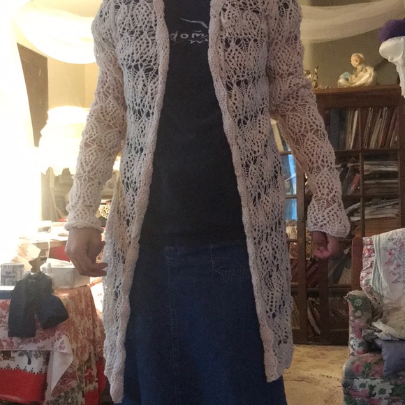 Cream long crocheted sweater - Picture 2 of 2